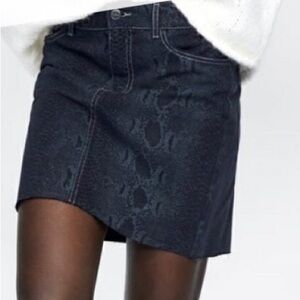 Zara Dark Blue Snake Print Mini Skirt Size Small